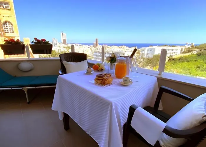 St. Julian\'S Super Bright And Spacious Seaview Apartment