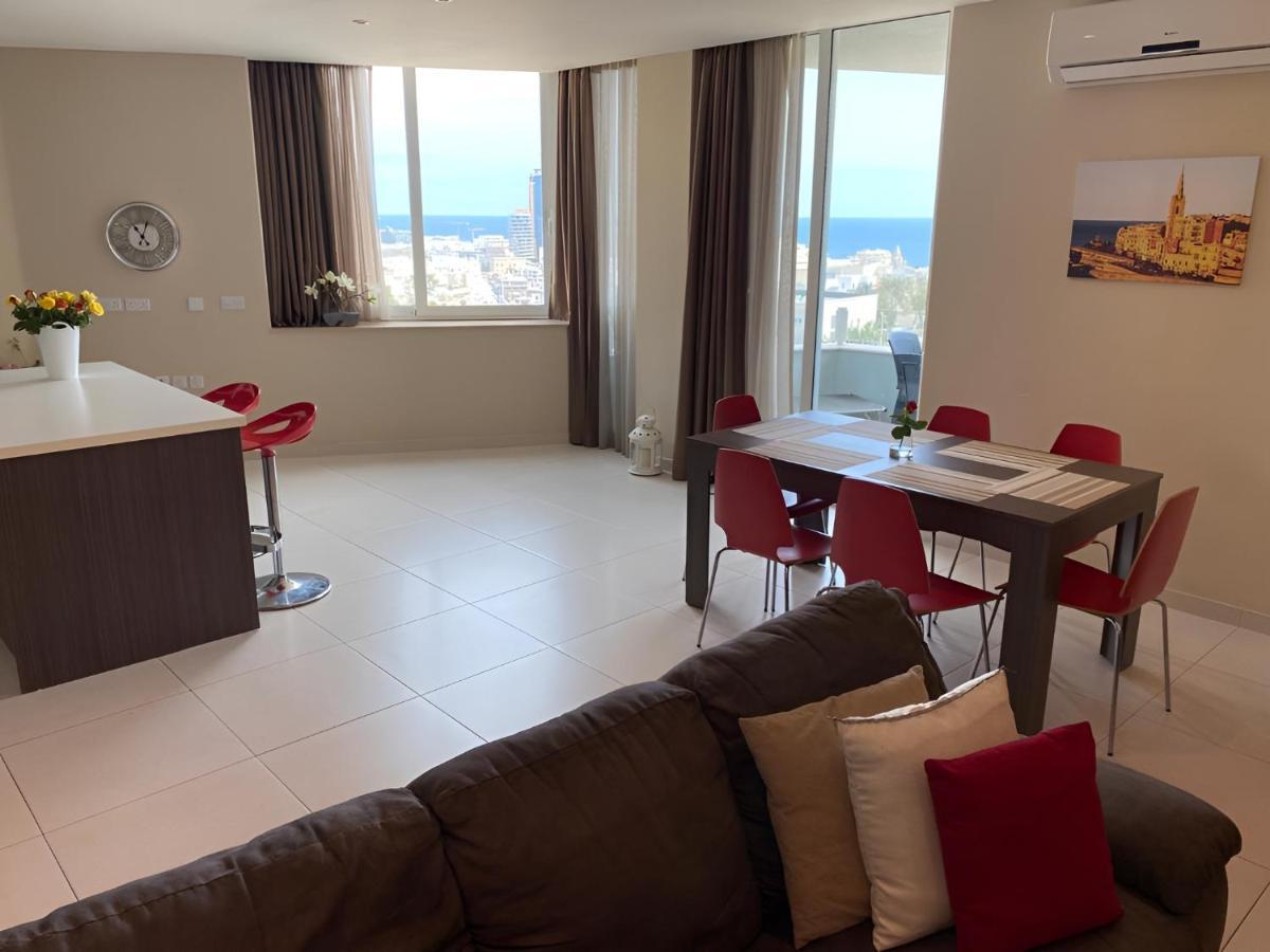 Super Bright And Spacious Seaview